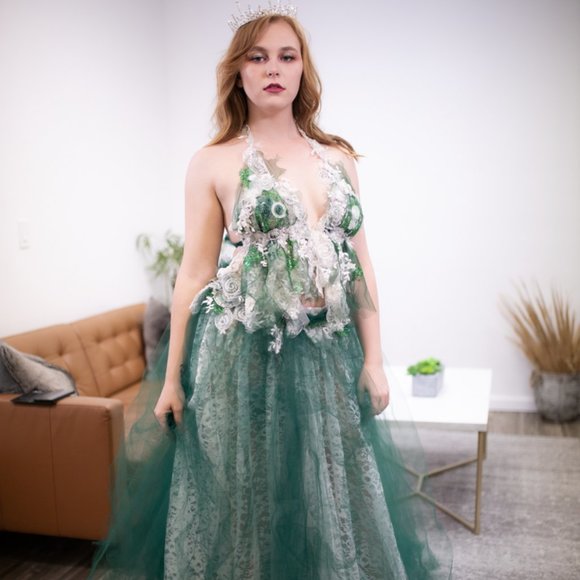 SAMPLE GOWN ONLY "EILEEN" Green & White Boho Wedding Ballgown Set - Picture 3 of 12